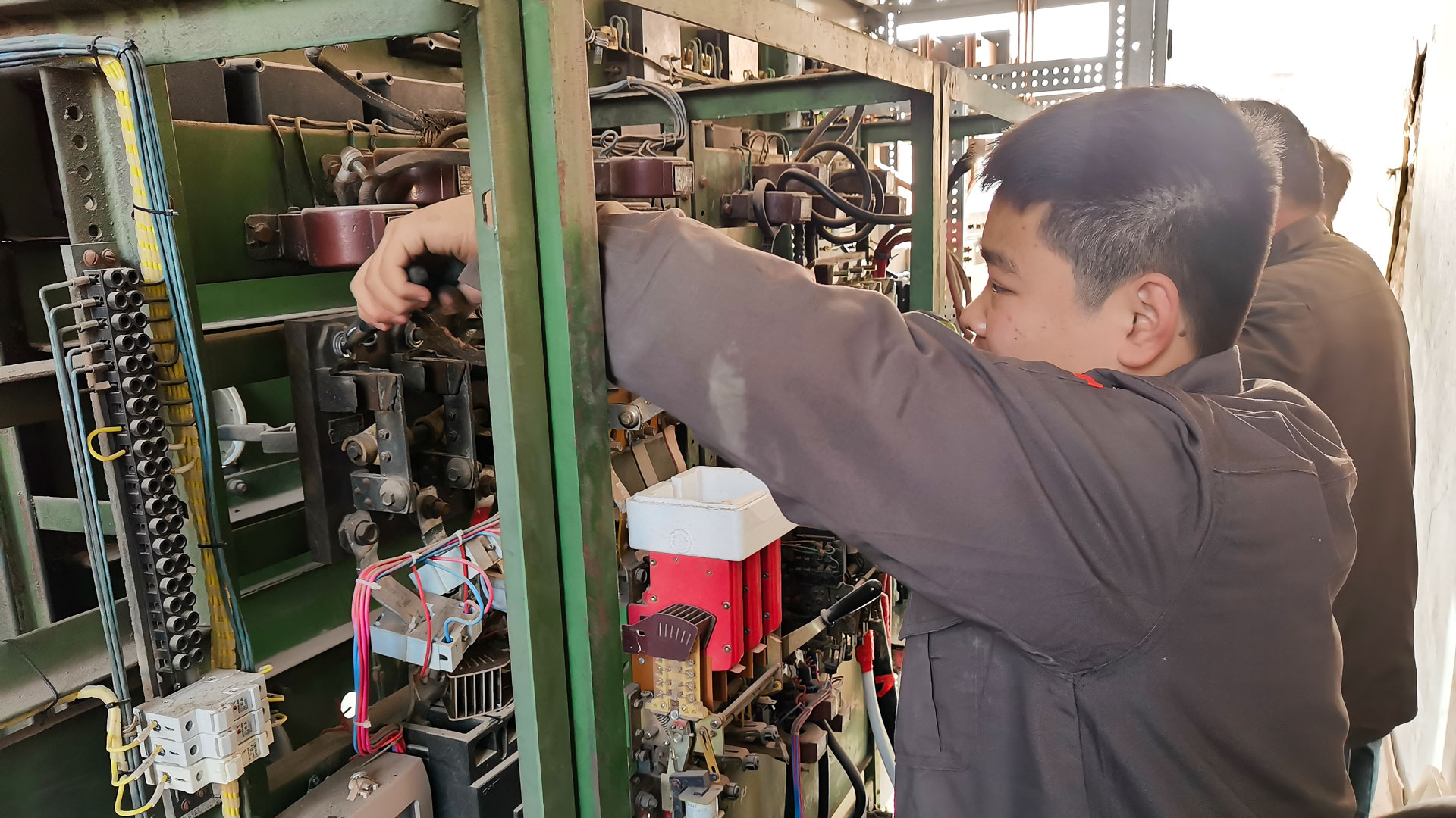 1639710542909775.jpg 對宇龍商場老配電柜-(1).jpg